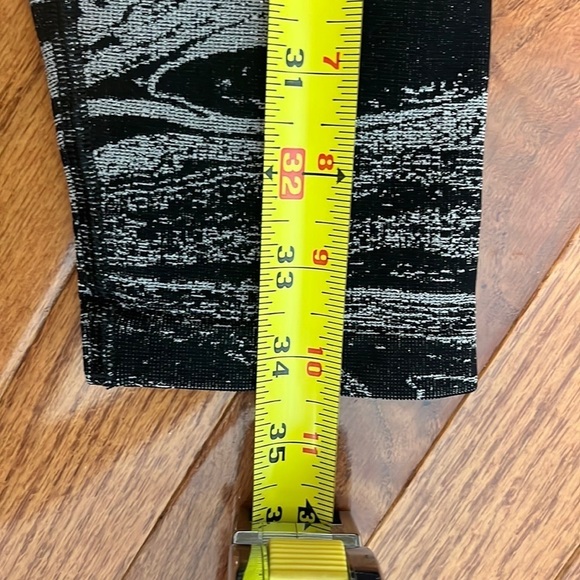 Athleta Aurora Shine Tight Black Size M - Picture 9 of 10